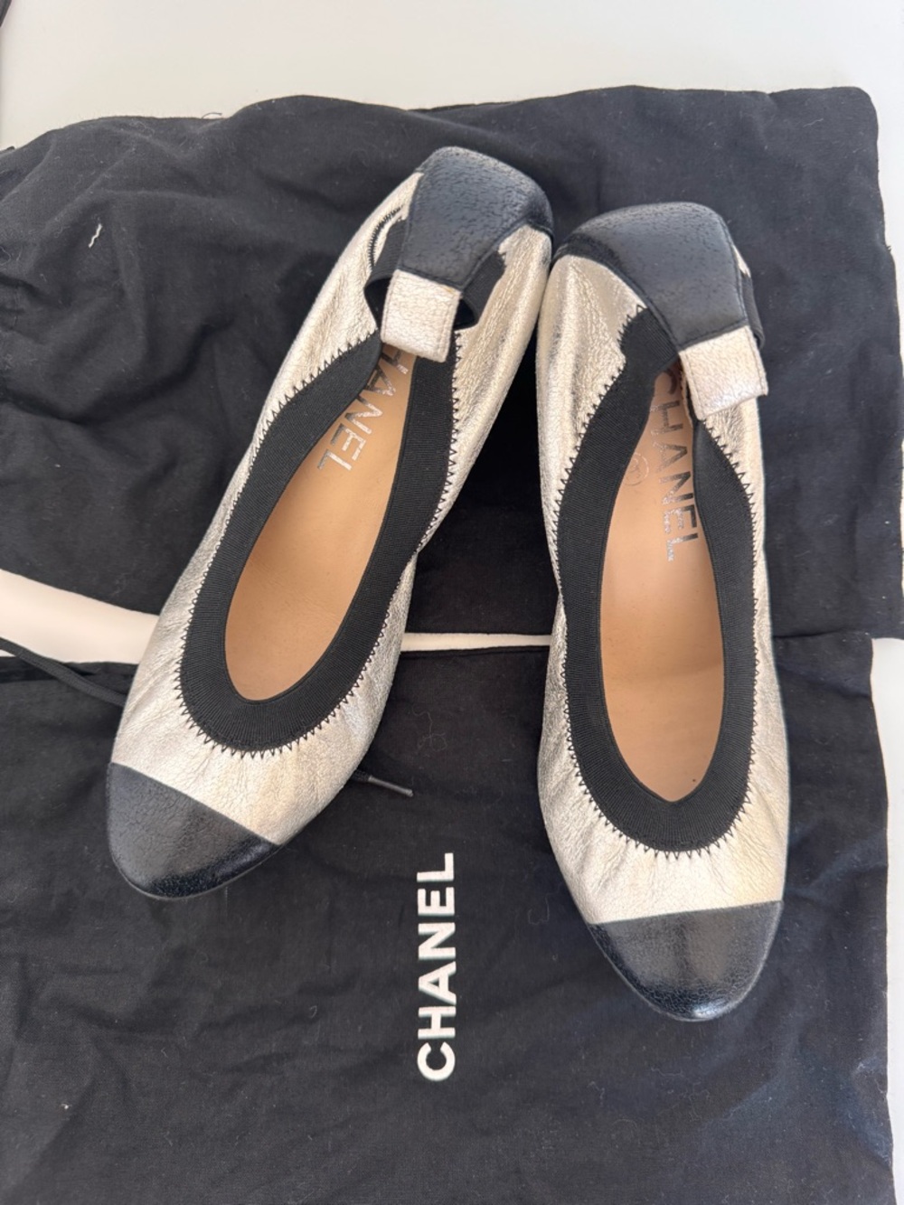 Chanel silver metallic leather elastic ballet pumps size 36.5C - Picture 6 of 10